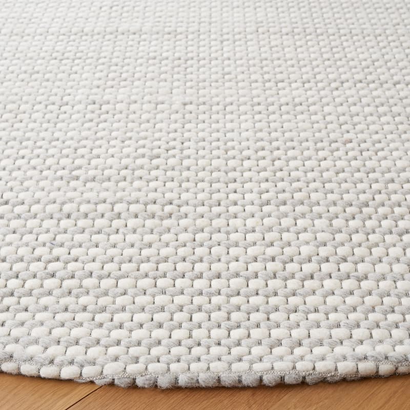 SAFAVIEH Handmade Natura Refiqe Wool Rug
