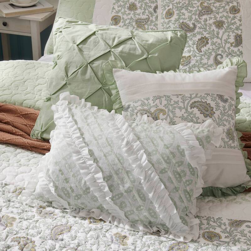 Madison Park Vanessa 6 Piece Cotton Percale Quilt Set with Throw Pillows