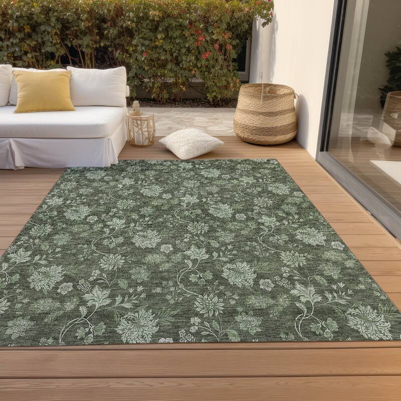 Machine Washable Indoor/ Outdoor Chantille Floral Farmhouse Rug