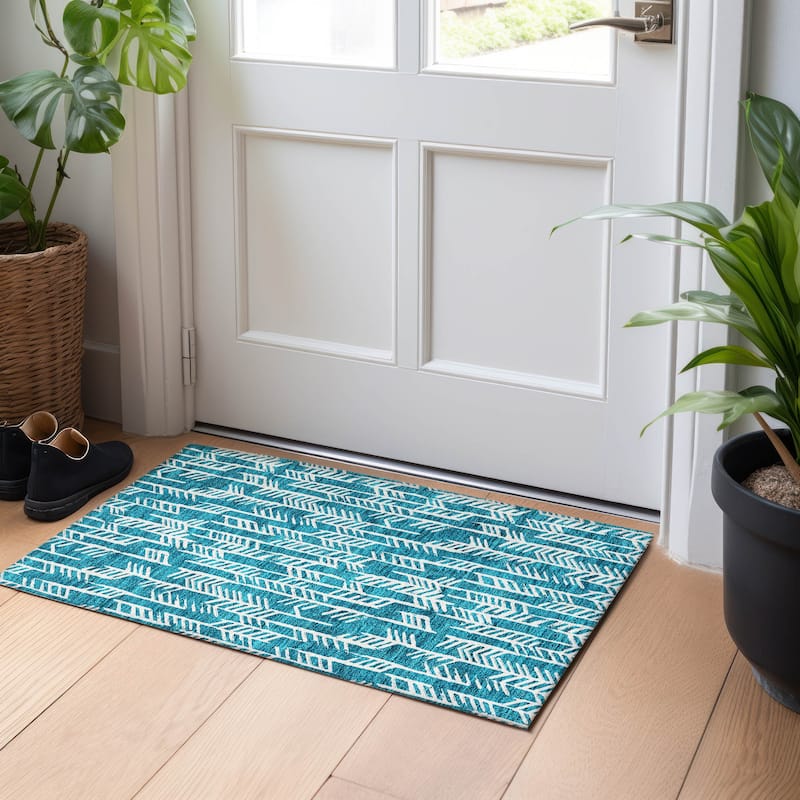 Machine Washable Indoor/ Outdoor Chantille Modern Arrows Rug