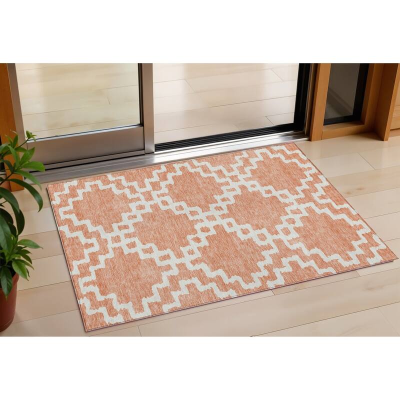 HomeRoots Geometric Transitional Rectangle Outdoor Rug - 3' x 5'