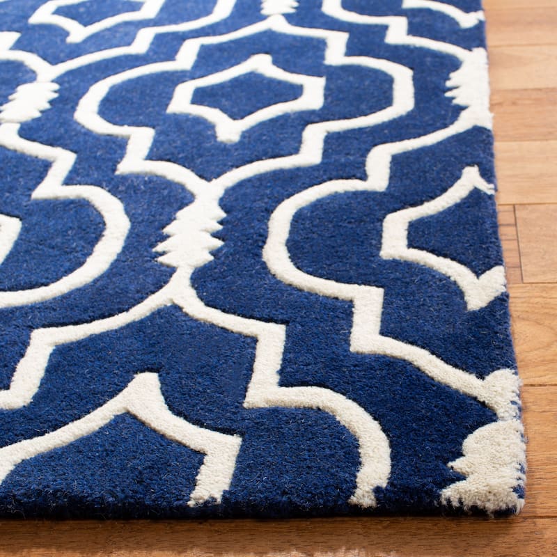 SAFAVIEH Handmade Chatham Cvetka Modern Moroccan Wool Rug