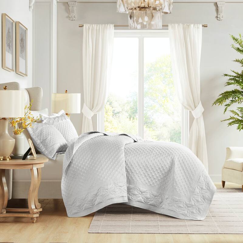 Croscill Versailles 3 Piece Quilt Set