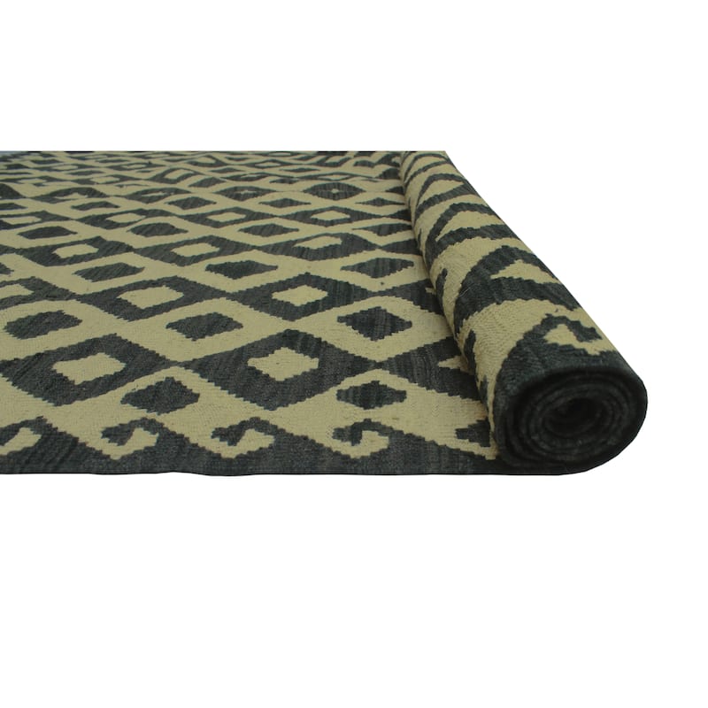 Hand-Woven Sangat Kilim Tordil Ivory/Black Rug - 5'9" x 8'1"