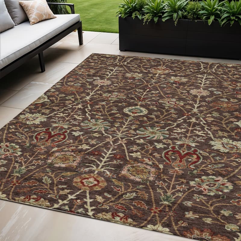 HomeRoots Floral Transitional Rectangle Outdoor Rug - 5' X 8'