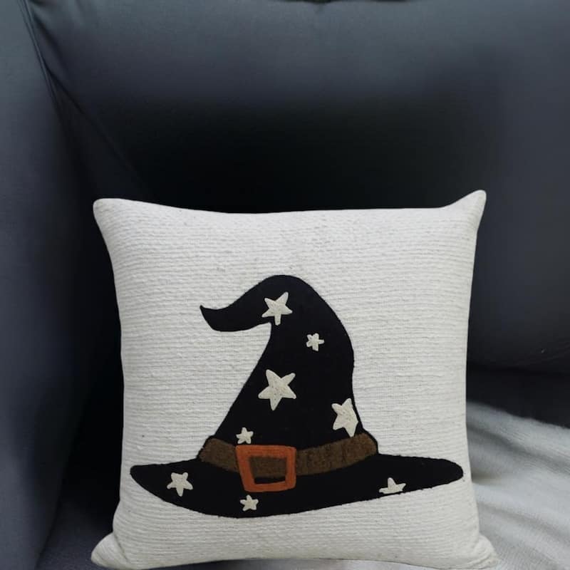 Vibhsa 20" x 20" Halloween Decorative Throw Pillow