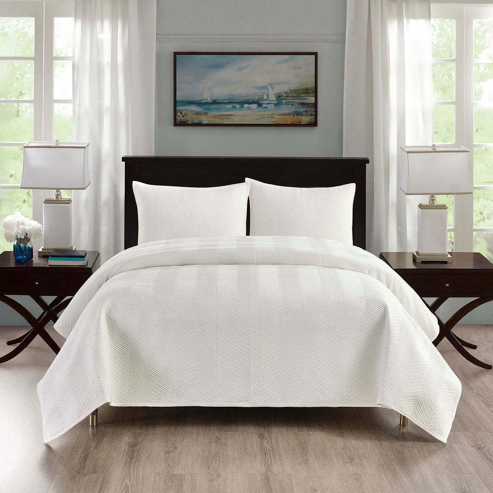 Pointehaven Heavy-Weight Oversized Chevron Design Velvet Quilt Sets