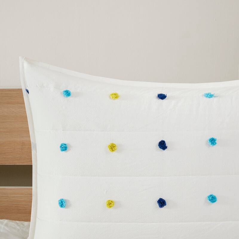 Intelligent Design Kids Ensley Pom Pom Cotton Jacquard Quilt Set with Throw Pillows