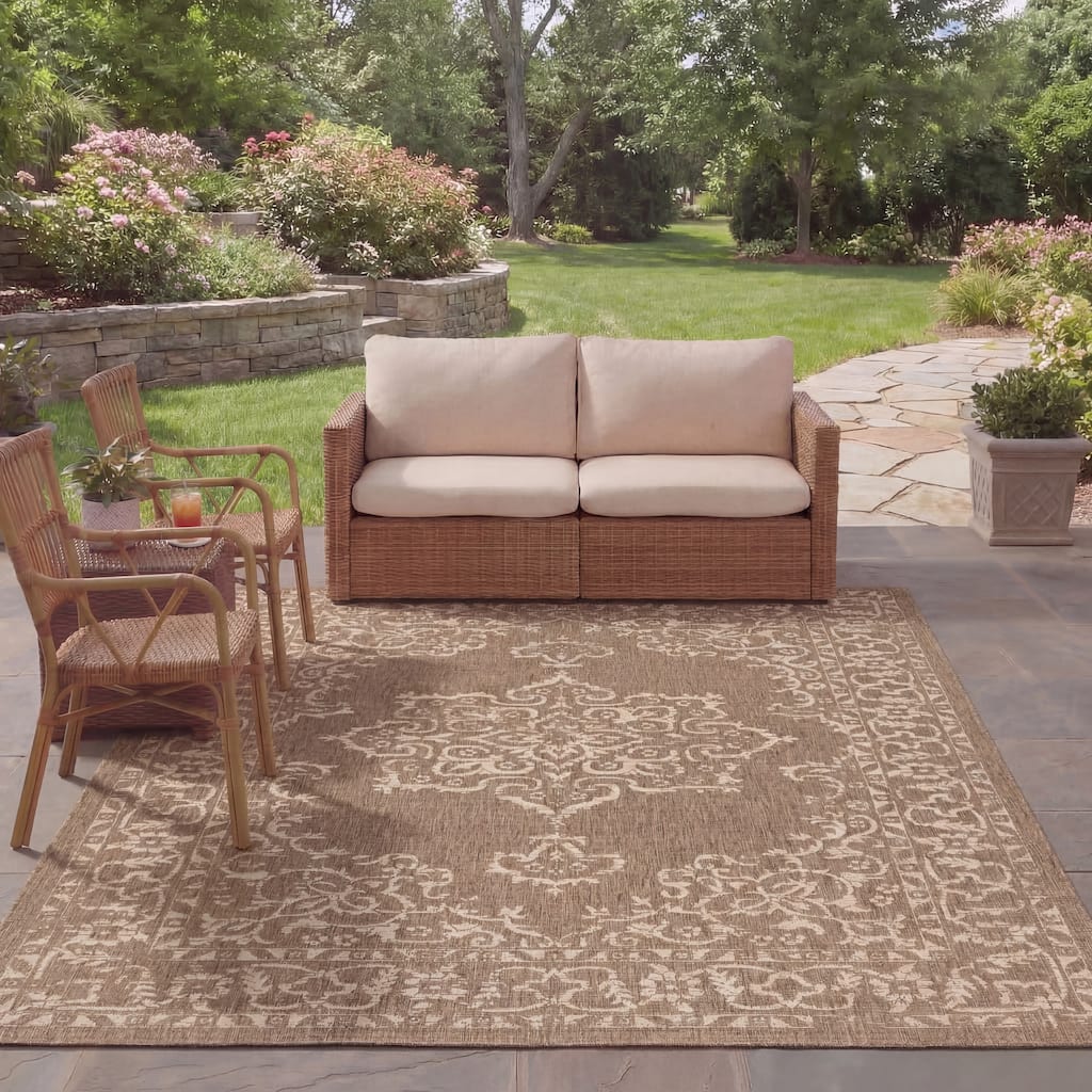 SAFAVIEH Courtyard Karolyn Medallion Indoor/ Outdoor Waterproof Patio Backyard Rug