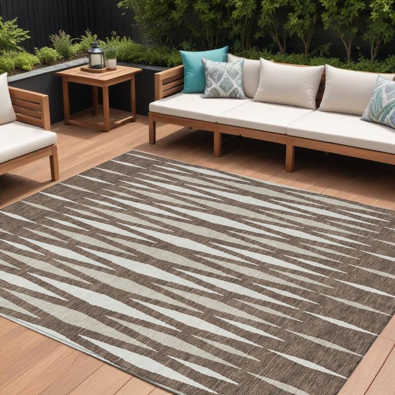 HomeRoots Geometric Transitional Rectangle Outdoor Rug - 9' X 12'