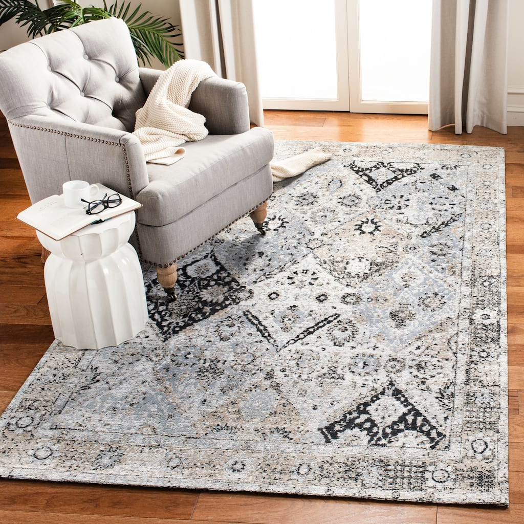 SAFAVIEH Handmade Classic Vintage Haida Oriental Ivory/Silver Chenille Rug