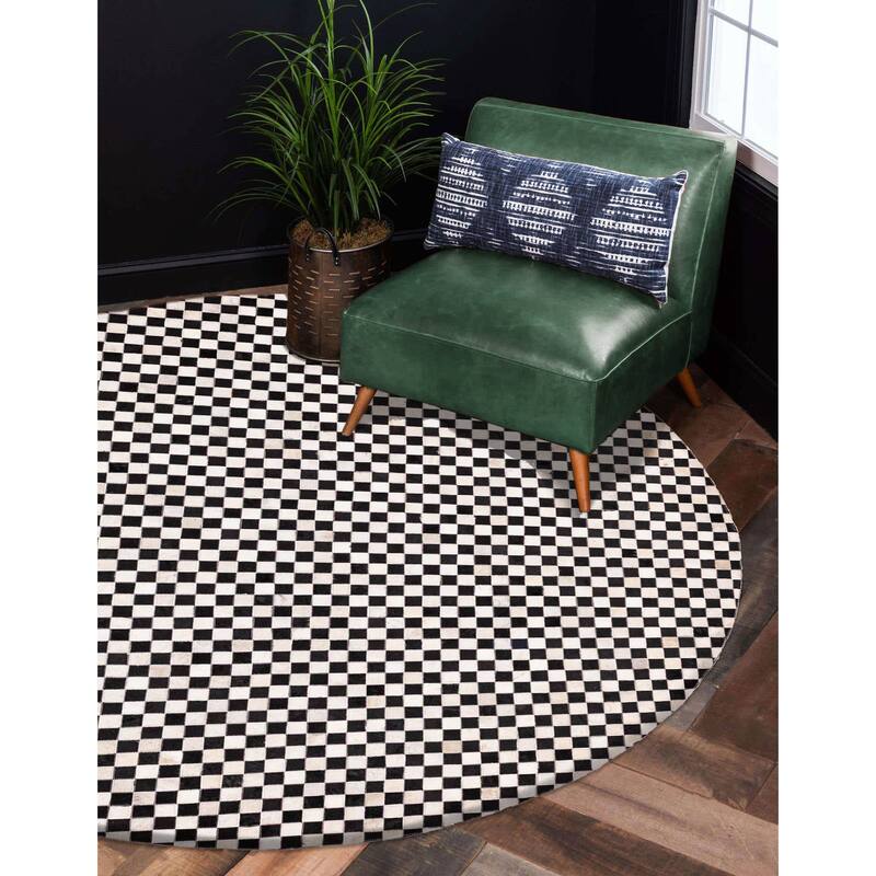 ECARPETGALLERY Handmade Cowhide Patchwork Black, Cream Leather Rug - 7' x 7'