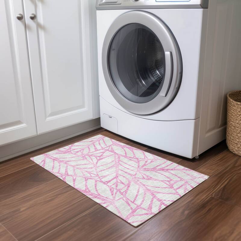 Machine Washable Indoor/ Outdoor Chantille Modern Palms Rug