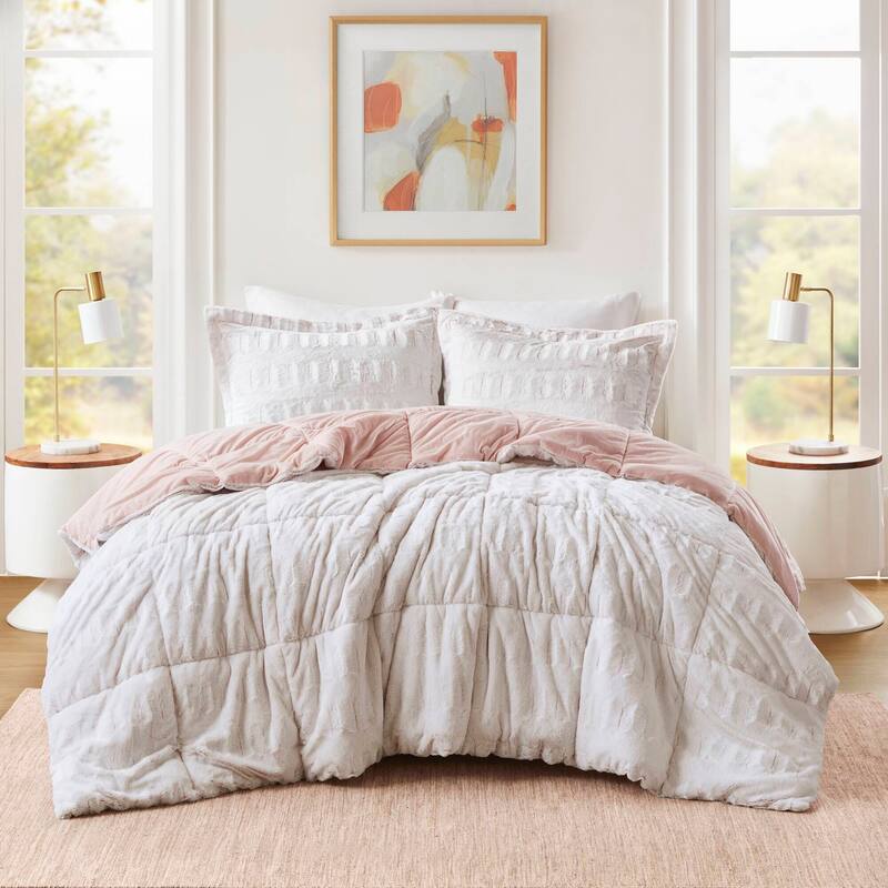 Madison Park Margot Back Print Long Fur Comforter Set