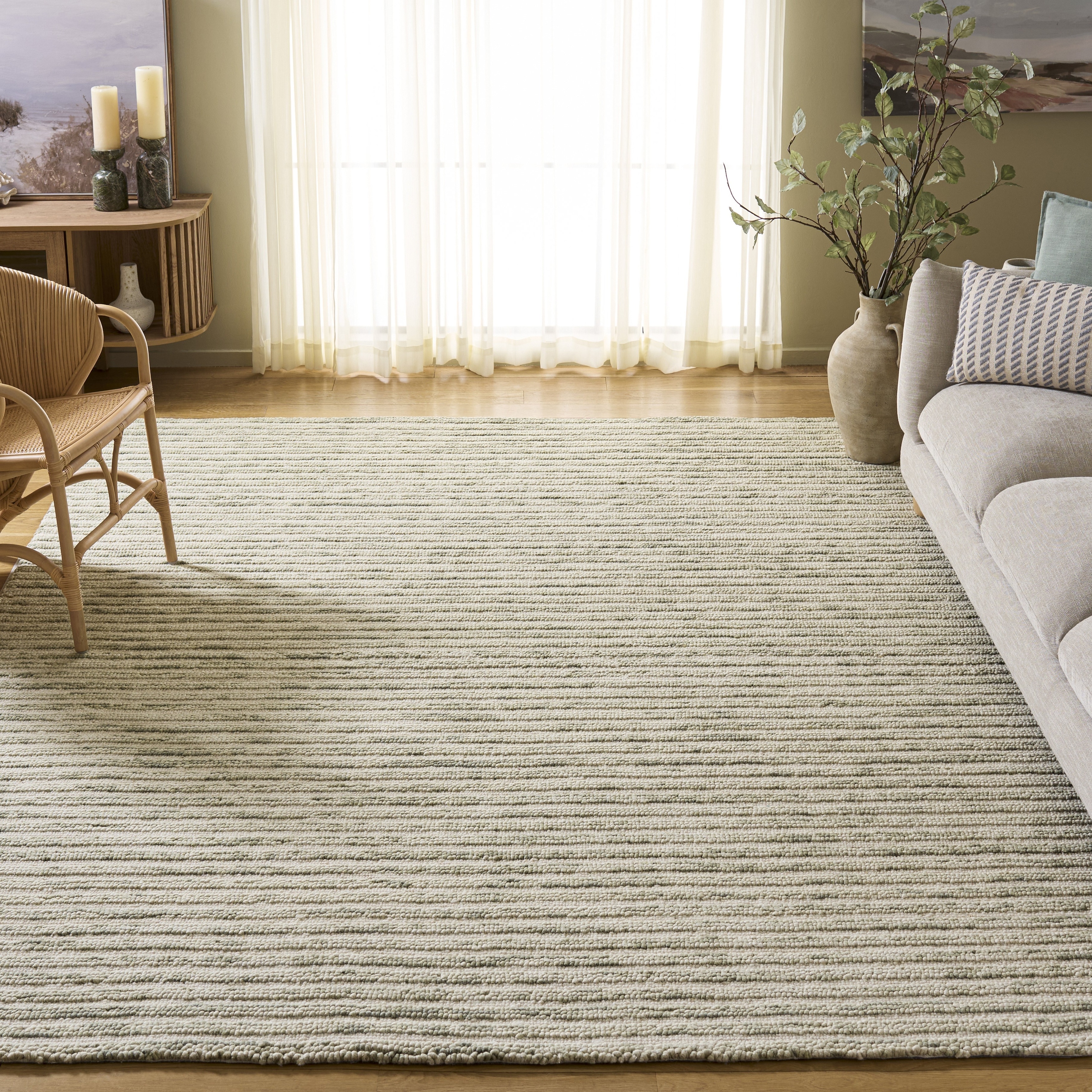 SAFAVIEH Handmade Ebony Helyette Wool Rug