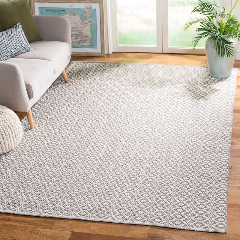 SAFAVIEH Handmade Flatweave Montauk Everly Casual Cotton Rug - 6' x 9' - Ivory/Grey