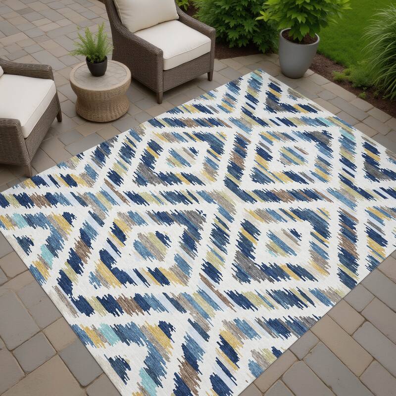 Machine Washable Indoor/ Outdoor Global Diamdon Chantille Rug