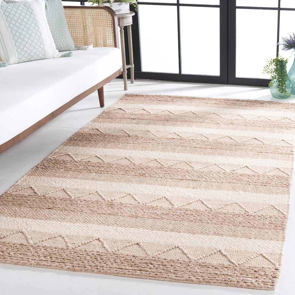 SAFAVIEH Handmade Natura Zoila Wool Rug