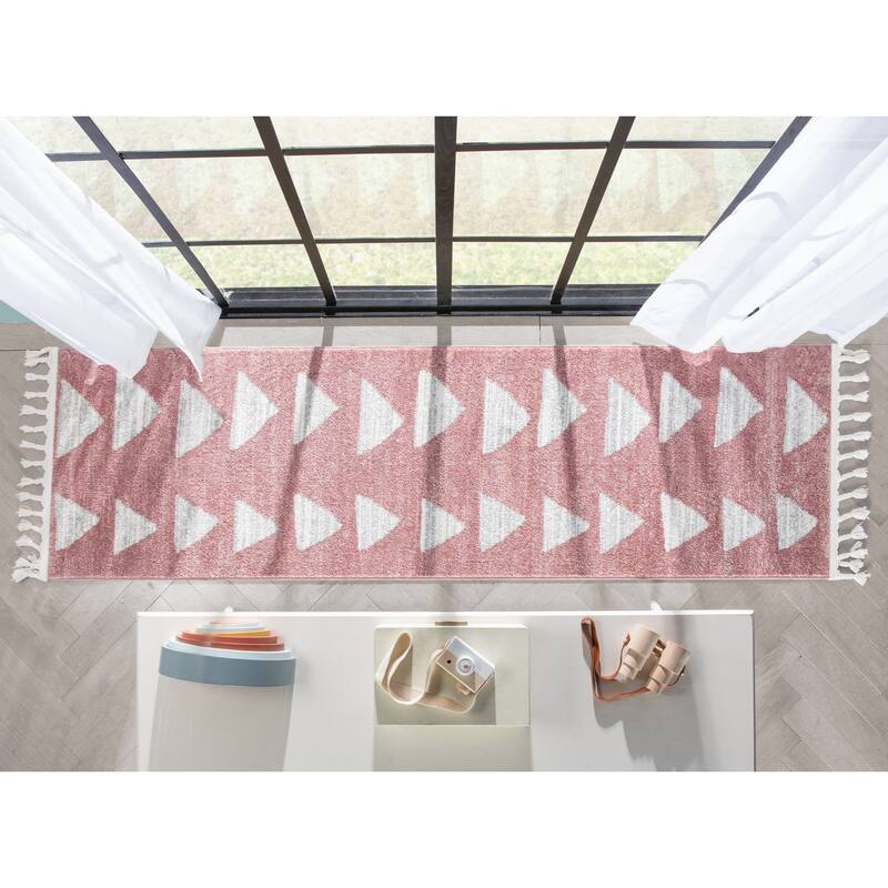 Well Woven Kennedy Triangles Modern Geometric Pattern Area Rug