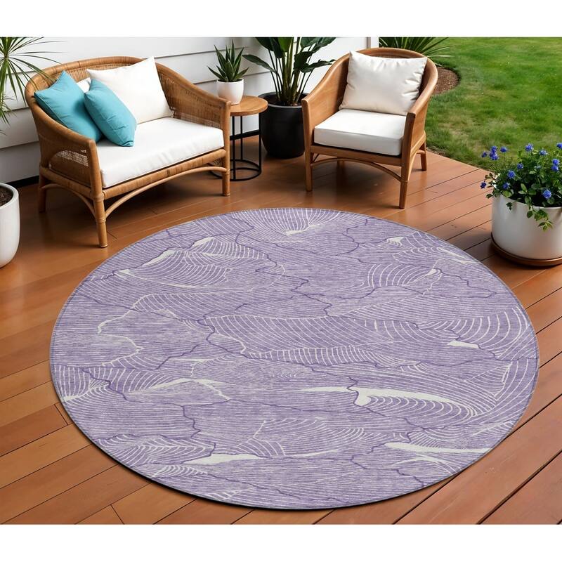 HomeRoots Abstract Transitional Rectangle Outdoor Rug - 8' Round