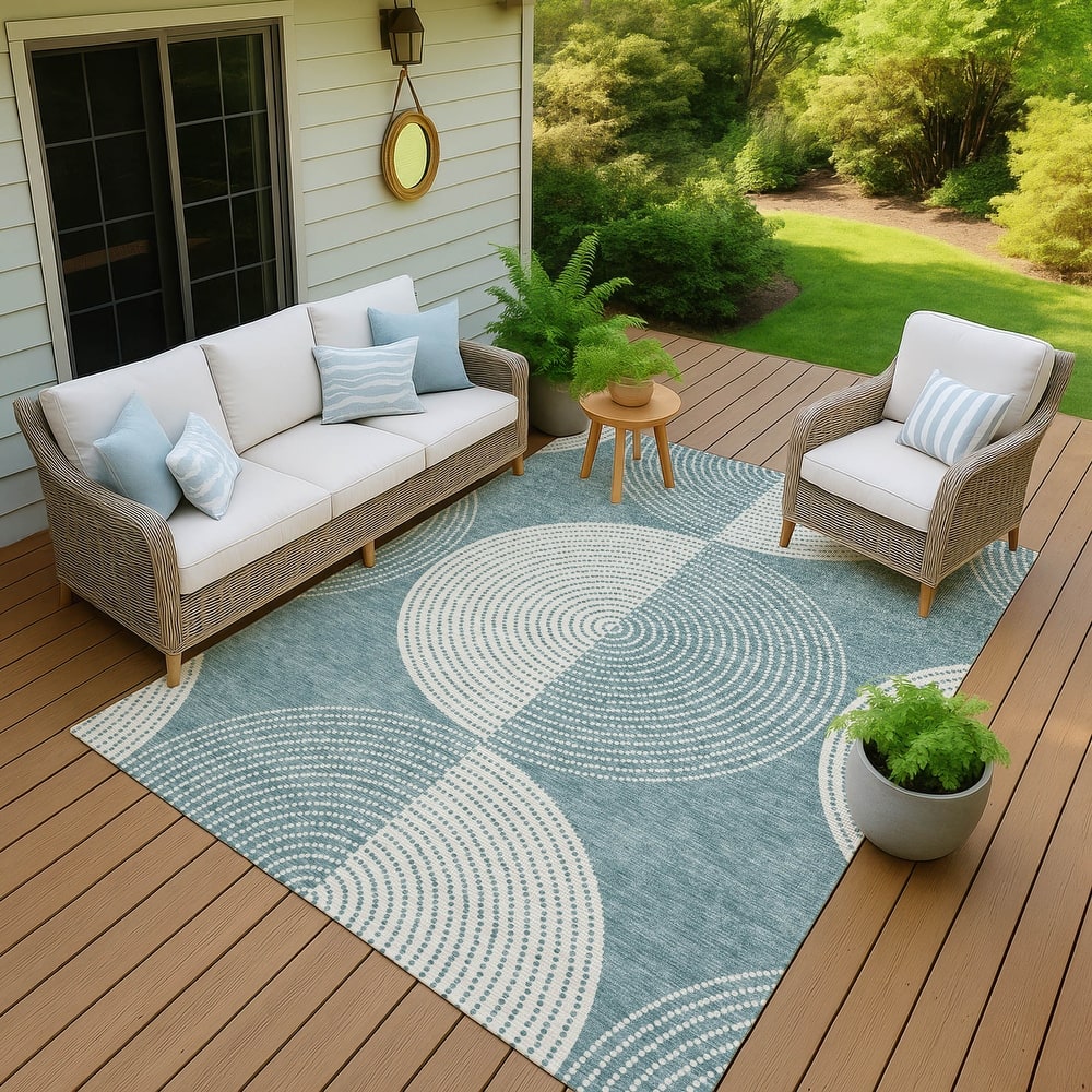 Machine Washable Indoor/ Outdoor Geo Circles Chantille Rug