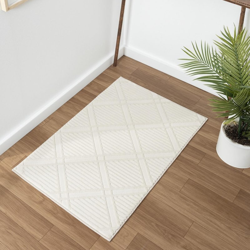 Luxe Weavers Geometric Diamond Shaped Area Rug, Medium Pile Indoor Carpet - 2x3 - Cream