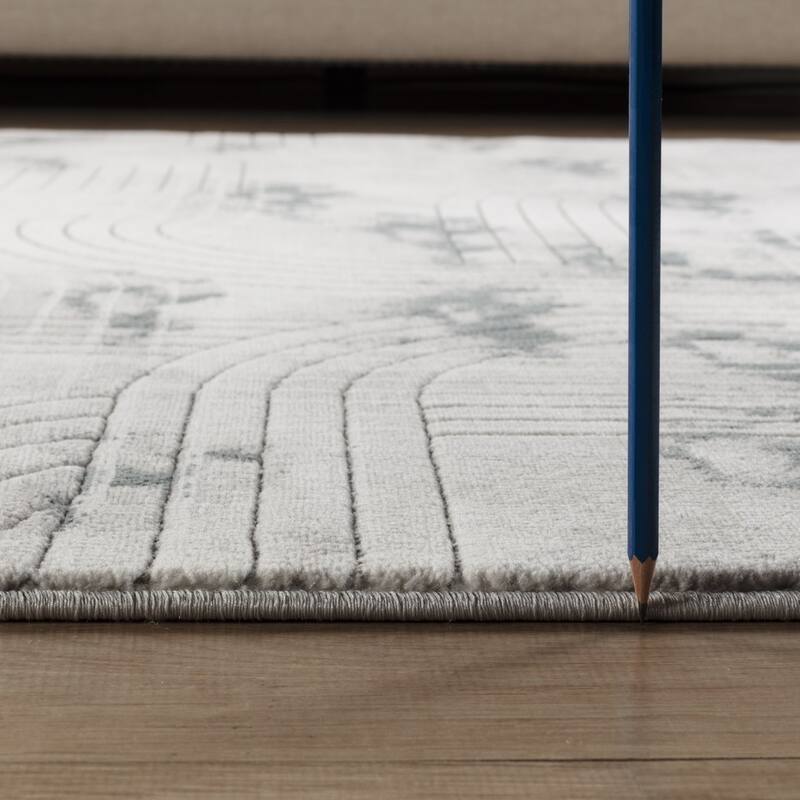 Gray 5 ft. 3 in. x 7 ft. 3 in. Luxury Area Rug, 0.43 Pile Height – Sophisticated Warmth for Any Room - 6' x 7'