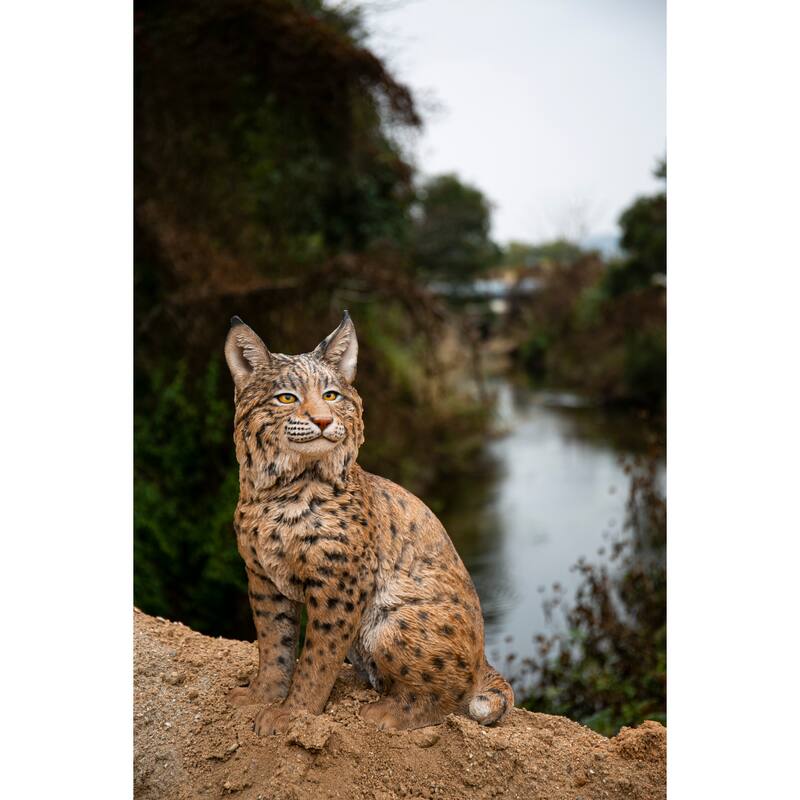 Sitting Bobcat Statue