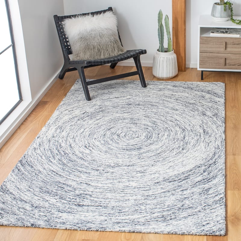SAFAVIEH Handmade Ikat Jaycie Wool Rug - 6' Square - Silver/Grey - Square