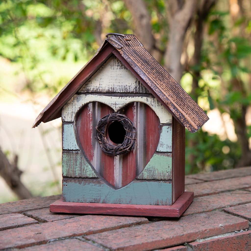 Glitzhome 8.66"H Distressed Solid Wood Birdhouse with Heart