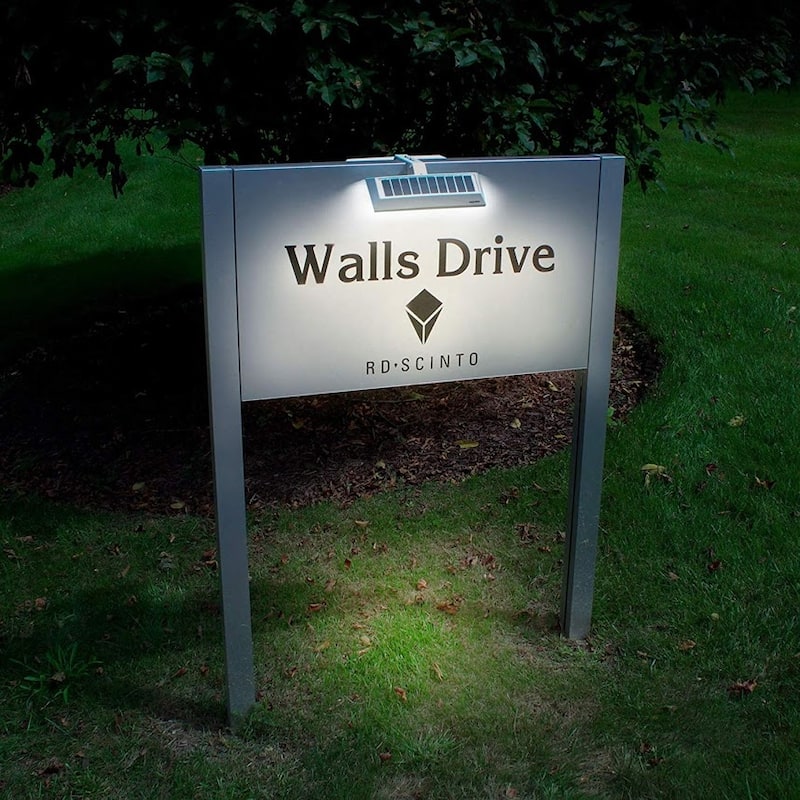 Solar Dual Sided LED Outdoor Sign/Post Accent Light - For Real Estate Signs, Business, Yard Sign Lighting - N/A