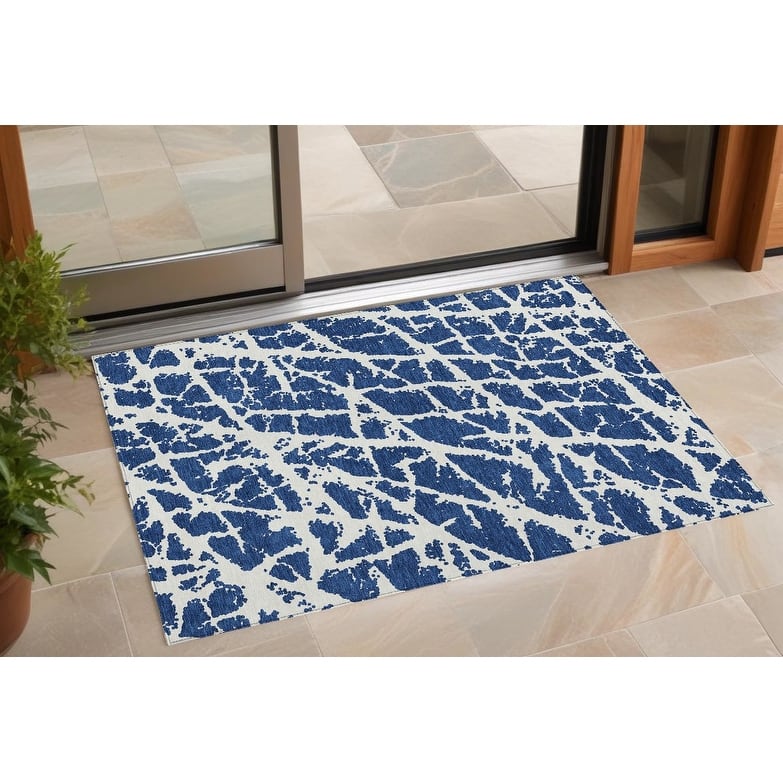 Nari Unique Abstract Weather Resistant Timeless Fusion Round Outdoor Rug