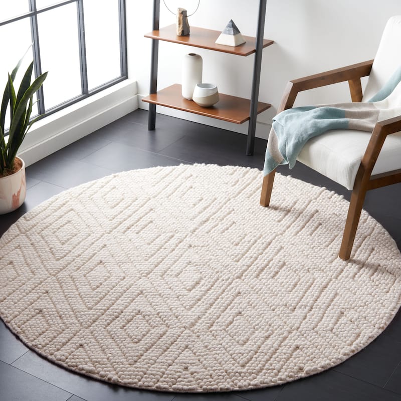 SAFAVIEH Handmade Natura Hareta Diamond Wool Rug - 6' Round - Ivory