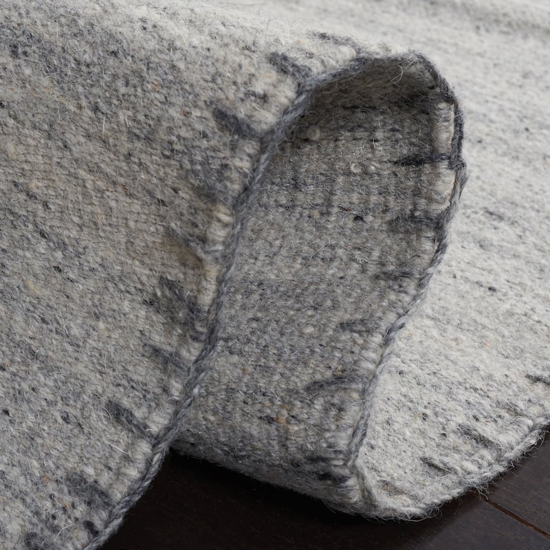 SAFAVIEH Flatweave Kilim Mizuki Wool Rug