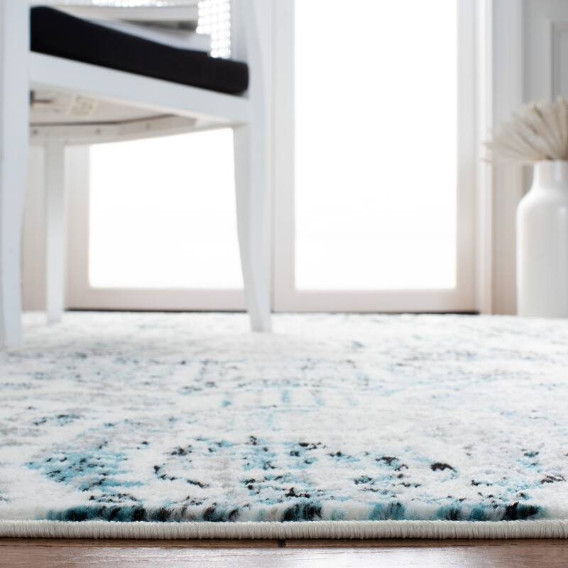 SAFAVIEH Skyler Nirgul Distressed Rug
