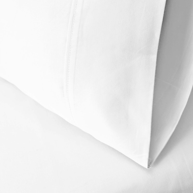Superior Egyptian Cotton 700 Thread Count Pillowcase Set (Set of 2)