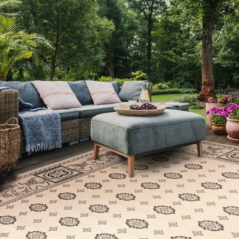 SAFAVIEH Courtyard Steve Indoor/ Outdoor Waterproof Patio Backyard Rug
