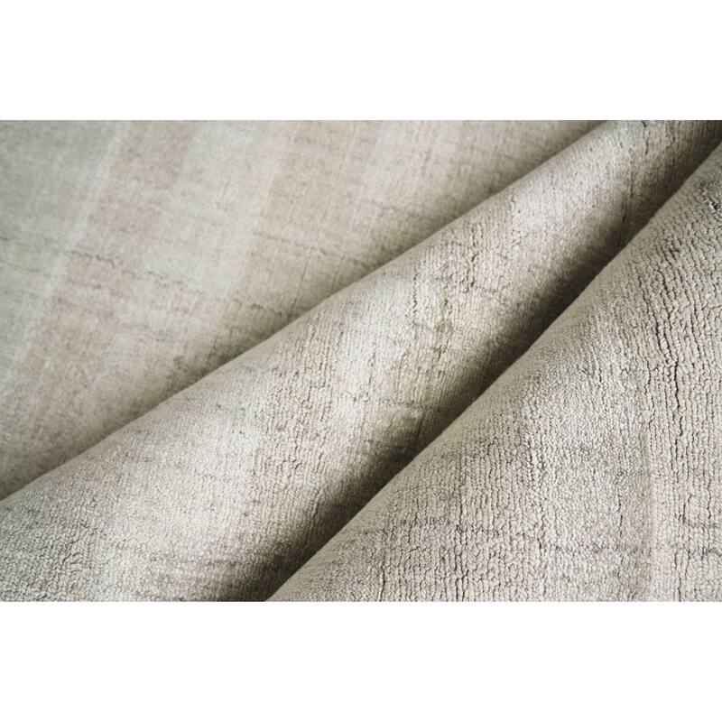 EXQUISITE RUGS Robin Stripe Hand-loomed Bamboo Silk/Wool Taupe Area Rug.