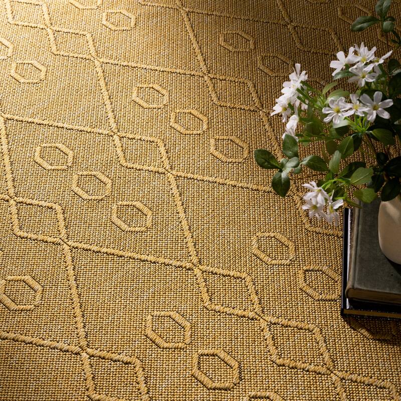 Alameda Solid Color Geometric Machine Washable Indoor Area Rug