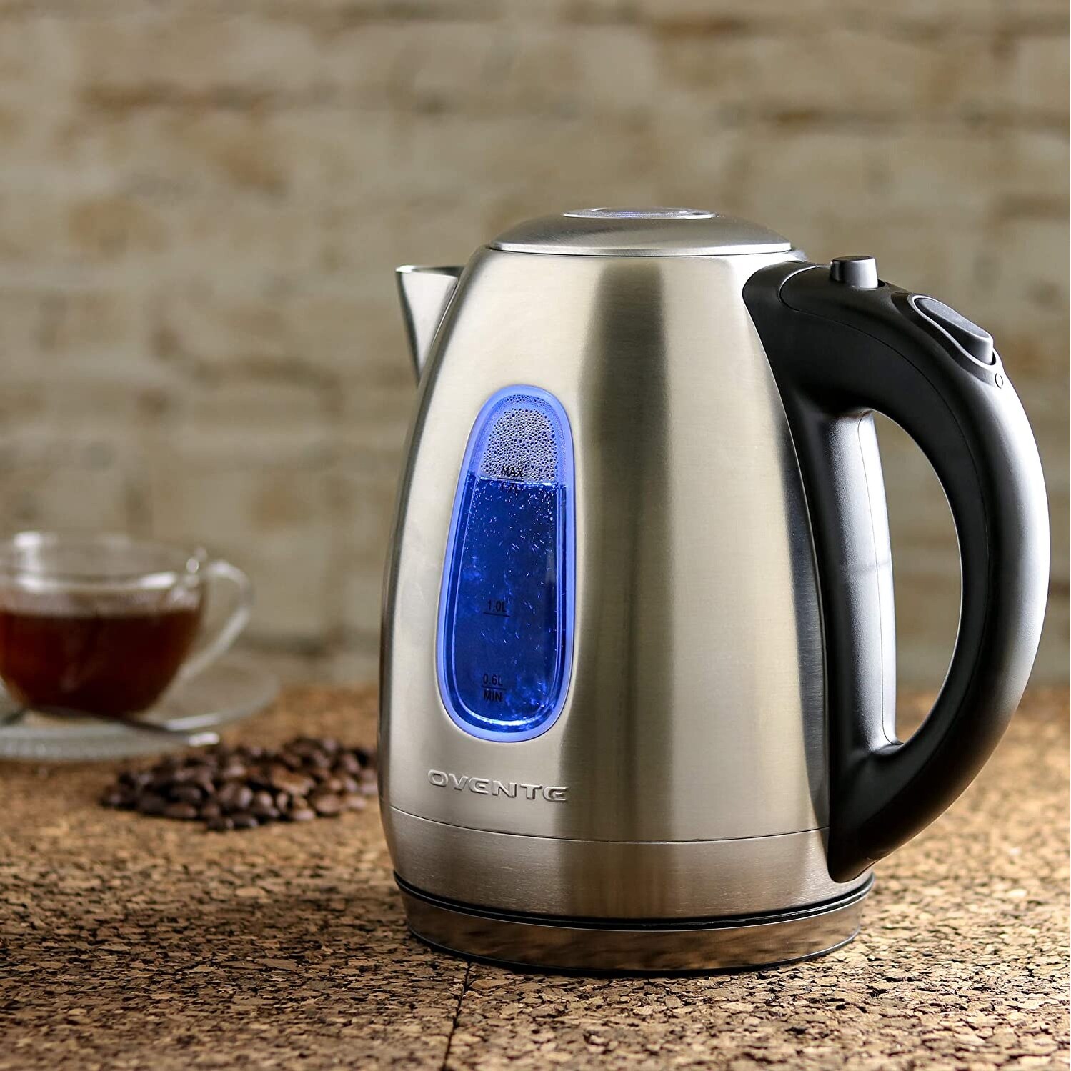 https://ak1.ostkcdn.com/images/products/is/images/direct/422a6bf60d0696f695e899224b0277b632947eb5/Ovente-Electric-Kettle-1.7-Liter-with-LED-Indicator-Light-%28KS96-Series%29.jpg