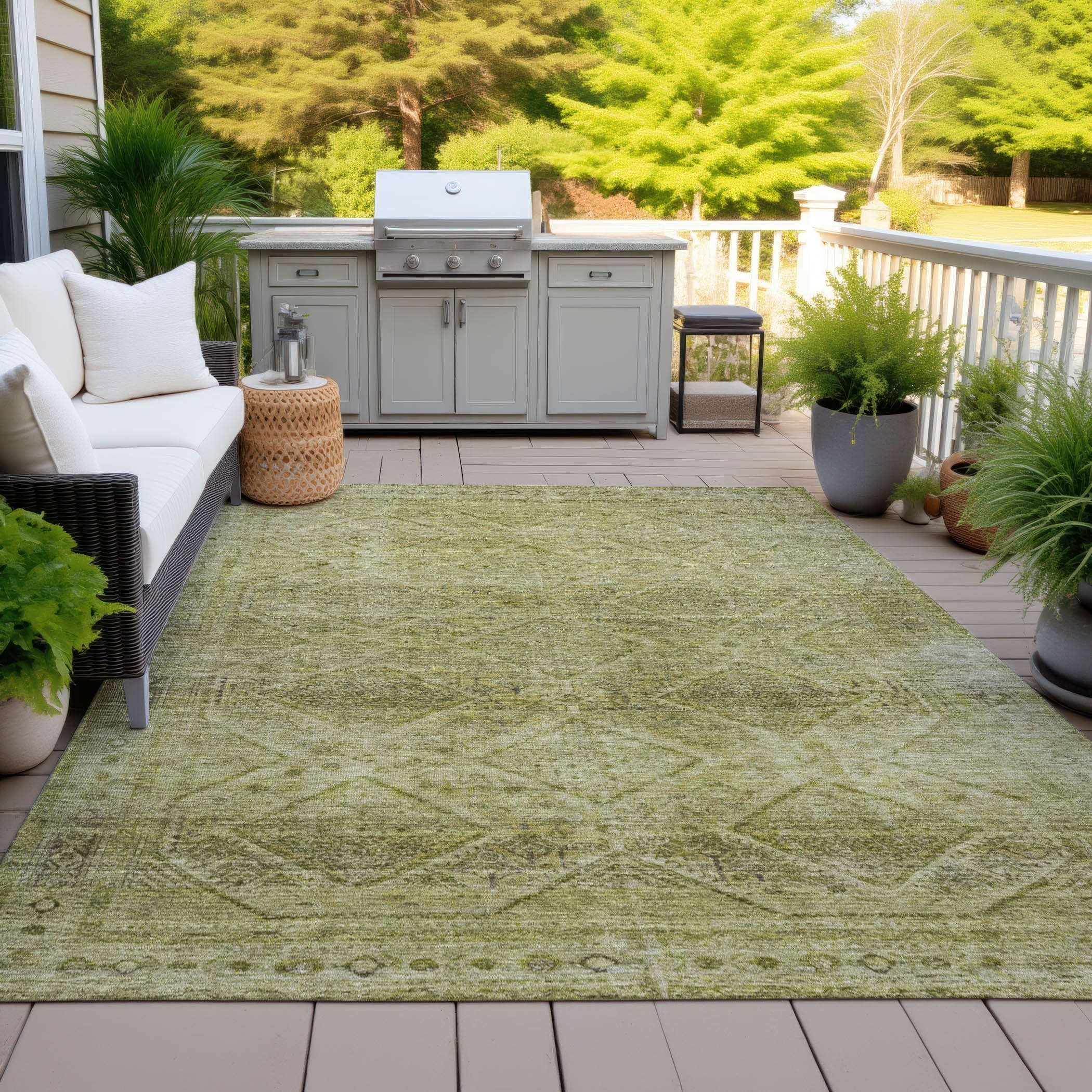 Machine Washable Indoor/Outdoor Vintage Trellis Chantille Rug