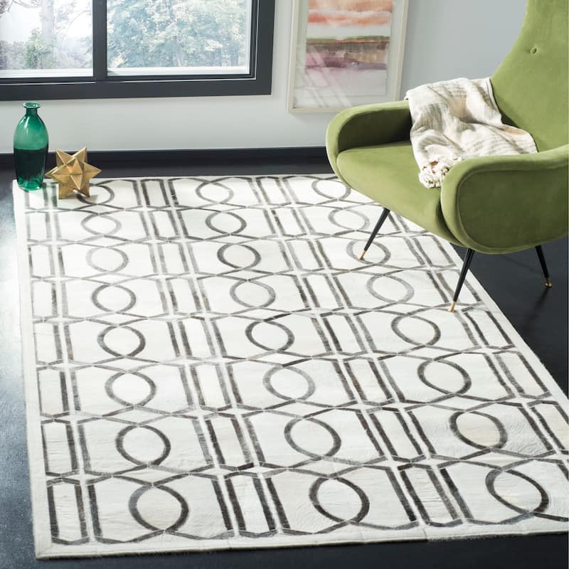 SAFAVIEH Handmade Studio Leather Mandie Modern Leather Rug - 3' x 5' - Ivory/Grey