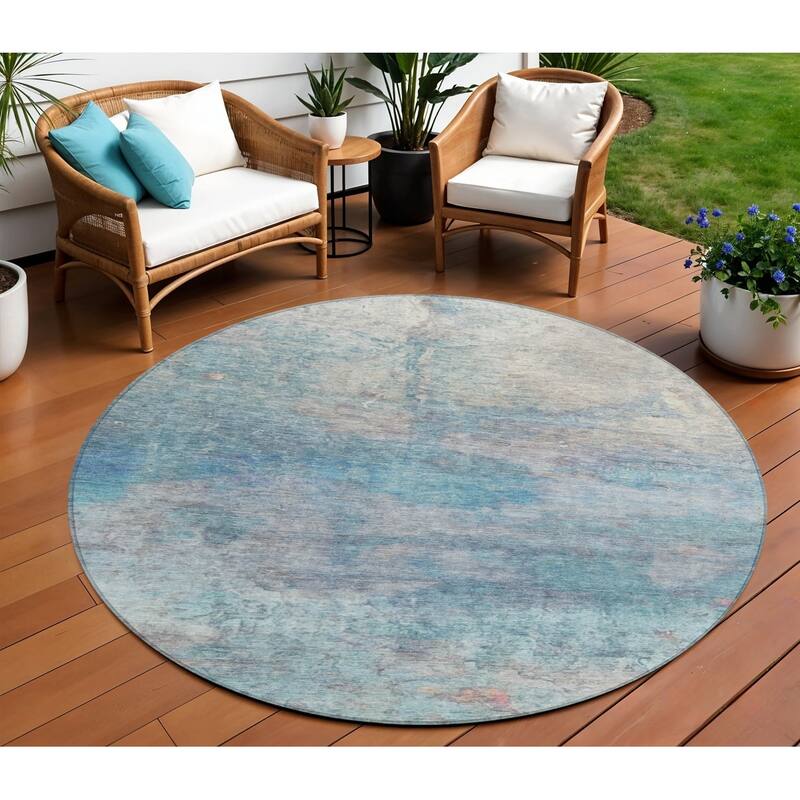 HomeRoots Abstract Transitional Rectangle Outdoor Rug - 8' Round