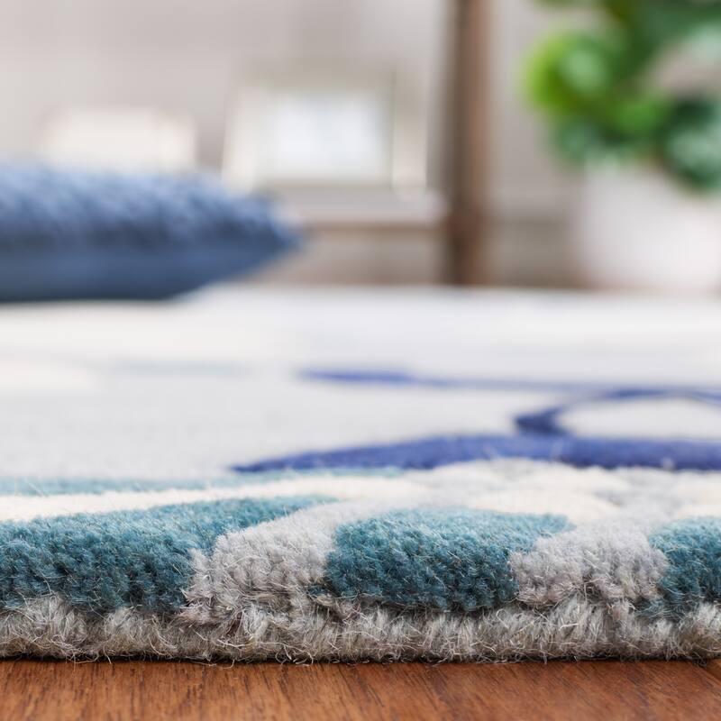 SAFAVIEH, Handmade Soho Renada Floral N.Z. Wool Rug