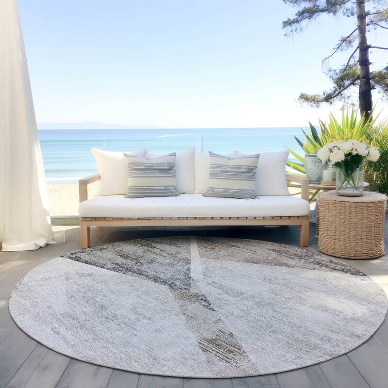 Machine Washable Indoor/ Outdoor Chantille Contemporary Geo Rug - Silver - 8' x 8'