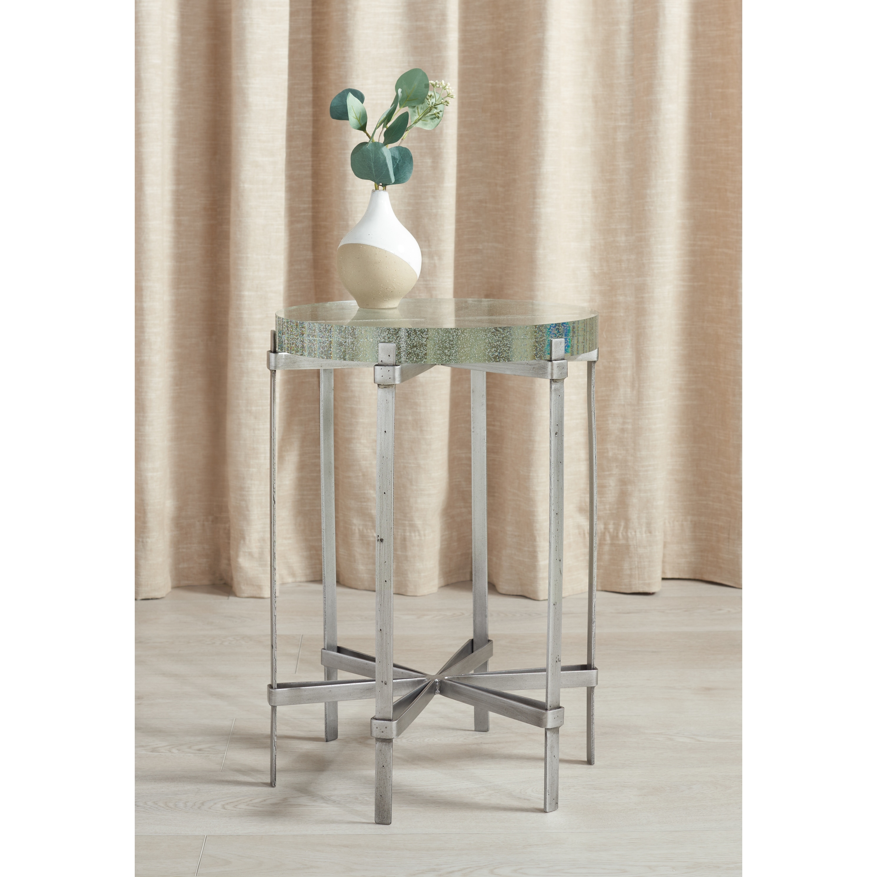 SAFAVIEH Couture Evyanna Glam Glass Accent Table, Silver - 16"W x 16"D x 22"H