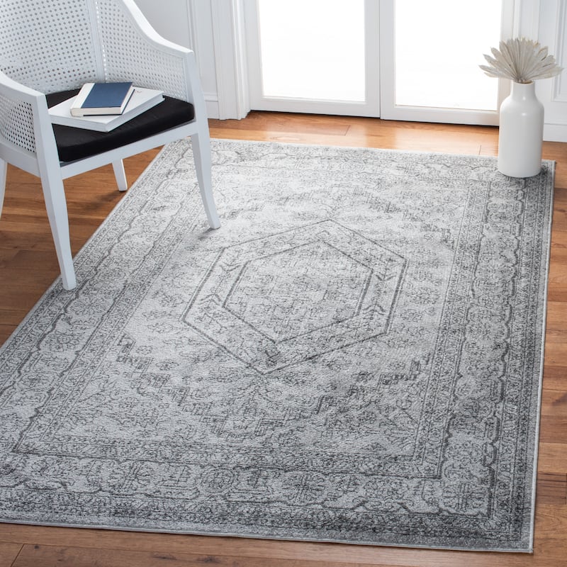 SAFAVIEH Adirondack Cheyenne Rustic Oriental Medallion Rug - 3' x 5' - Light Grey/Dark Grey