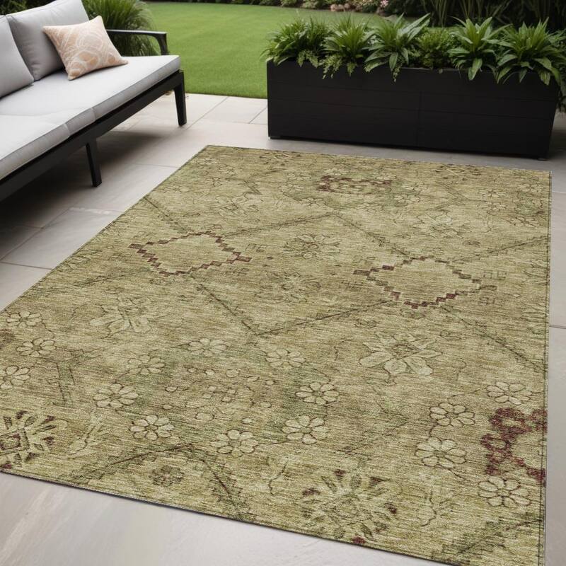 HomeRoots Floral Transitional Rectangle Outdoor Rug - 5' X 8'
