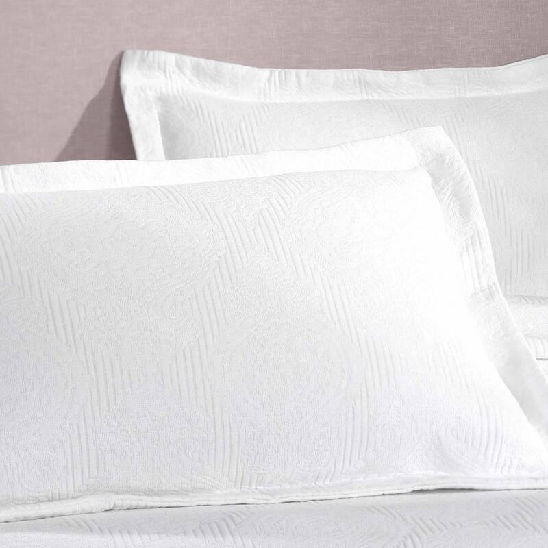 Superior Victory Cotton Matelasse Jacquard Medallion Scroll Bedspread Set
