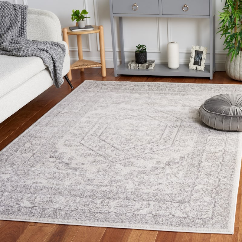 SAFAVIEH Adirondack Sian Rustic Oriental Medallion Rug - 5'1" x 7'6" - Ivory/Silver